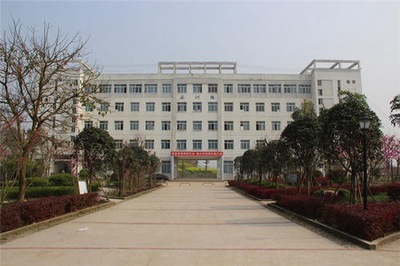 重慶市墊江縣職業(yè)教育中心五年制大專 熱門專業(yè)與技術(shù)服務(wù)就業(yè)前景分析